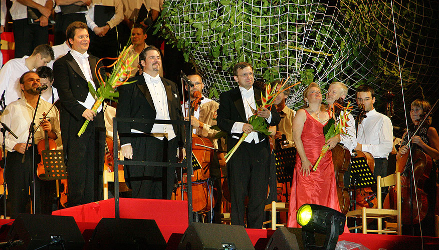 Carl Orff: Carmina Burana, Südliche Schloss-terrassen, 20.7.2007, Internationales Musikfestival Český Krumlov, Bildsquelle: © Auviex s.r.o., Foto: Libor Sváček