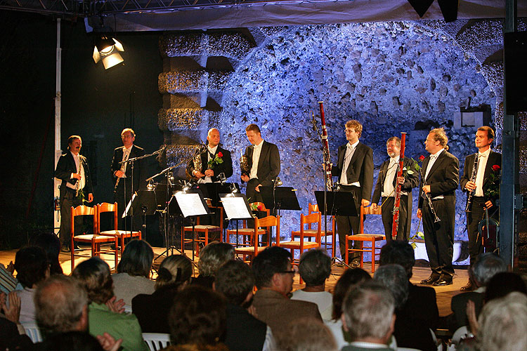 Harmonia Mozartiana Pragensis, Kooperativa - garden, 27.7.2007, International Music Festival Český Krumlov, source: © Auviex s.r.o., photo: Libor Sváček