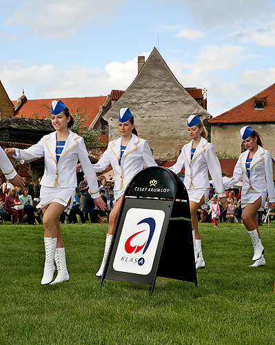 Brass band and drum majorettes of Přeštice Elementary Art School, Magical Krumlov Welcomed Springtime, 29th April - 1st May 2008, photo: Lubor Mrázek