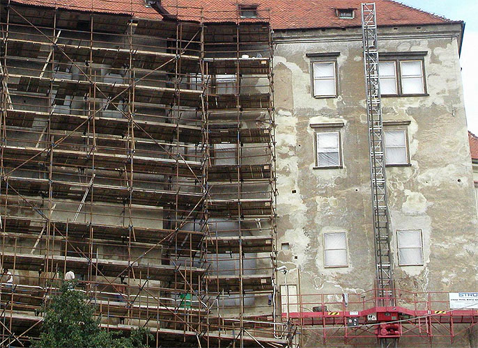 Jižní fasáda Horní hradu zámku Český Krumlov v průběhu rekonstrukce, zdroj: Správa zámku Český Krumlov