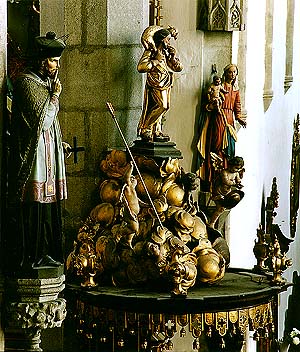 Church of St. Vitus in Český Krumlov, detail of decoration, wooden sculptures 