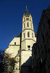 Kostel sv. Víta ve městě Český Krumlov, novogotická věž, foto: Lubor Mrázek 