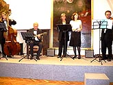Svatováclavský podvečerník, Swingtrio při vystoupení se zpěvačkami Kateřinou Chromčákovou a Romanou Strnadovou 