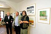 Das Haus der Fotografie Český Krumlov stellt die Werke von Alfons Mucha und Tomáš Bím aus. Die feierliche Vernissage eröffnete am Samstag, dem 26. Juni 2004 zwei neue Ausstellungen im Krumauer Haus der Fotografie. 