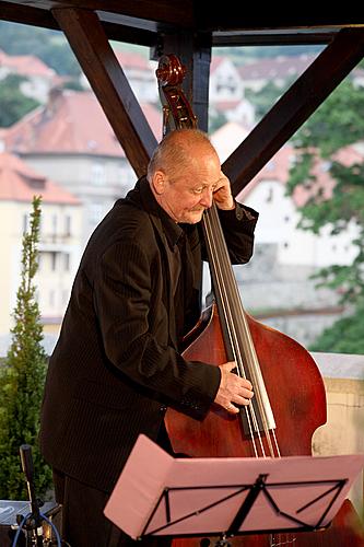 Jazzové trio - Věra Křížková (zpěv, housle), Jiří Růžička (klavír), Vít Fiala (kontrabas), 2.7.2009, Festival komorní hudby Český Krumlov
