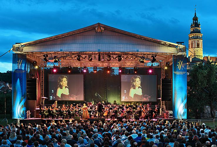 18.07.2009 - Renée Fleming - Sopran, Symphonieorchester des Tschechischen Rundfunks, Dirigent: John Keenan, Internationales Musikfestival Český Krumlov