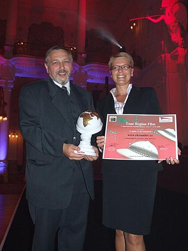1. cena festivalu Tour region film v kategorií multimedia pro www.ckrumlov.cz - porcelánový globus