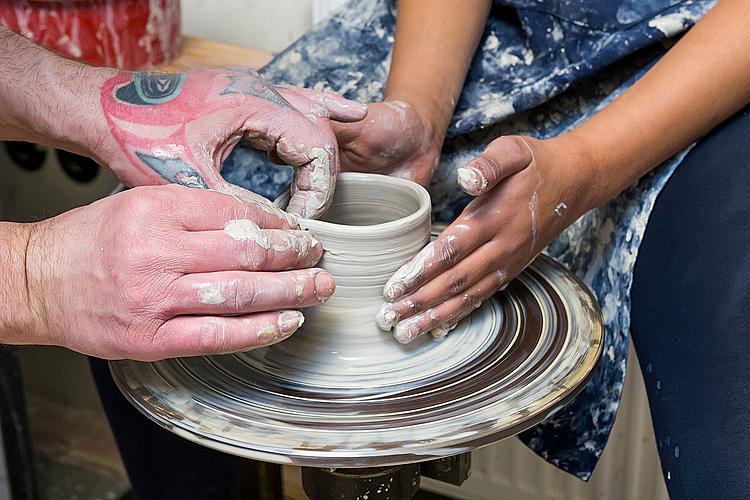 Ceramic workshop in Monasteries
