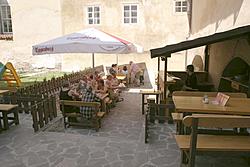 Hotel und Gasthaus Zum kleinen Veit - Terasse im Hof 